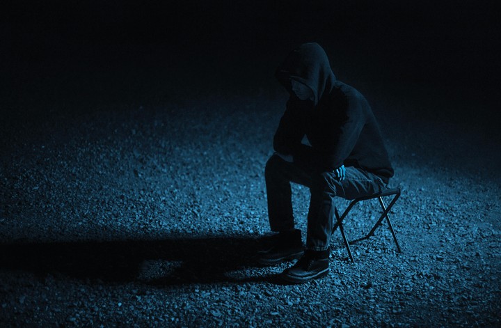 Osamelý mladý - ilustračné foto